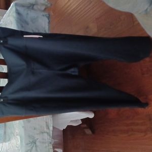 A short legging with pockets on the side.